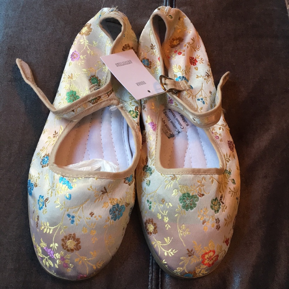 Nin Hao Mary Jane flats